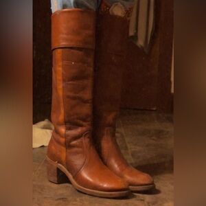 Frye campus boots 8.5